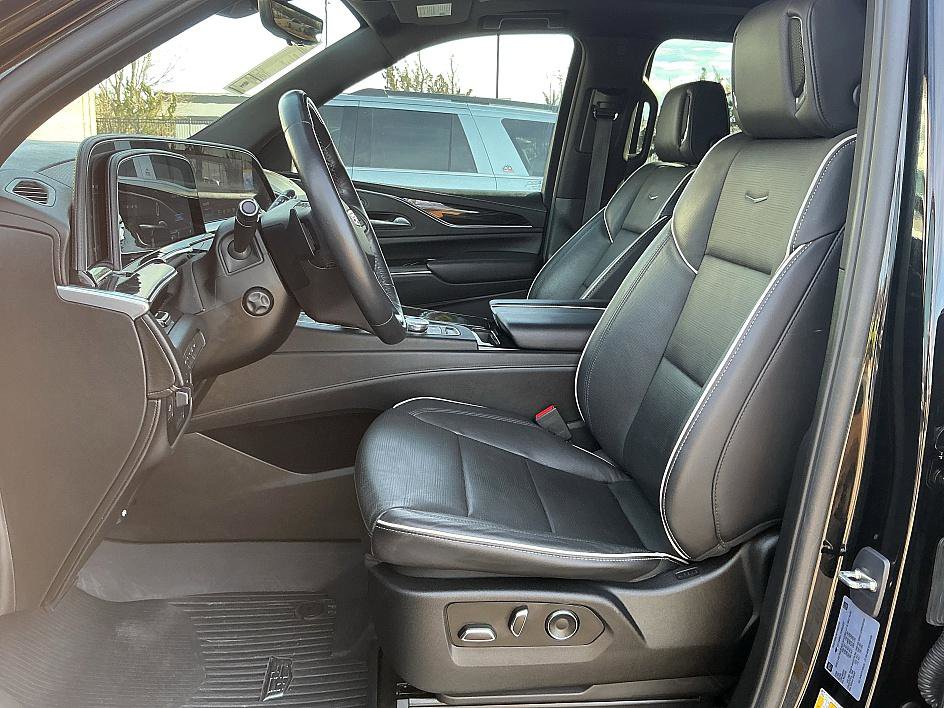 Used 2023 Cadillac Escalade ESV Sport image 12