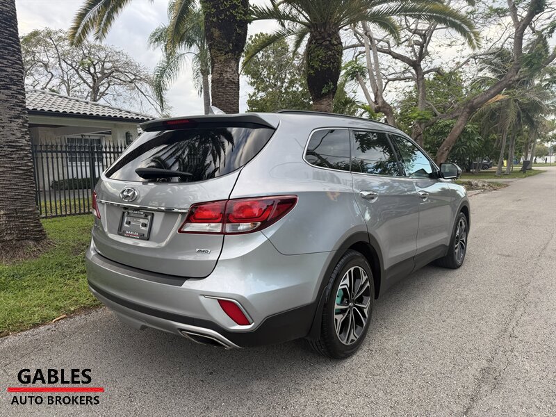 Used 2018 Hyundai Santa Fe SE w/ Cargo Package AWD/4WD image 5