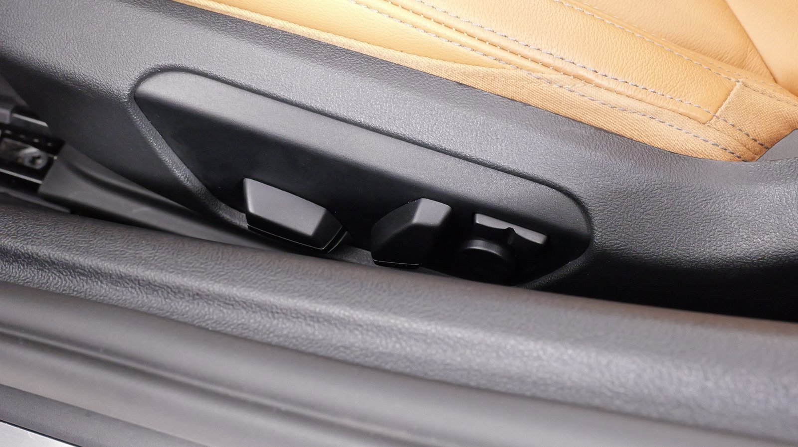 Used 2022 BMW Z4 sDrive30i w/ Driving Assistance Package image 46