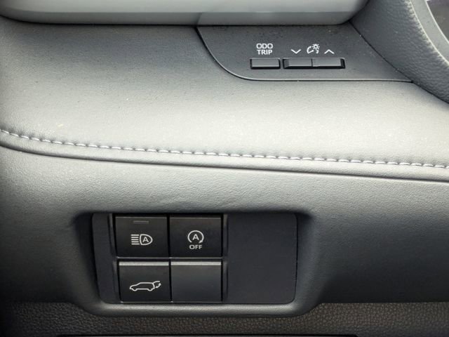 Used 2023 Toyota Highlander LE AWD/4WD image 31