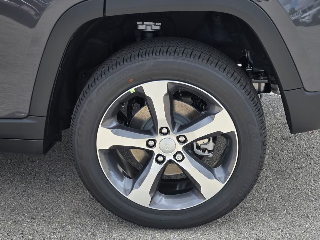 New 2025 Jeep Grand Cherokee Limited image 15