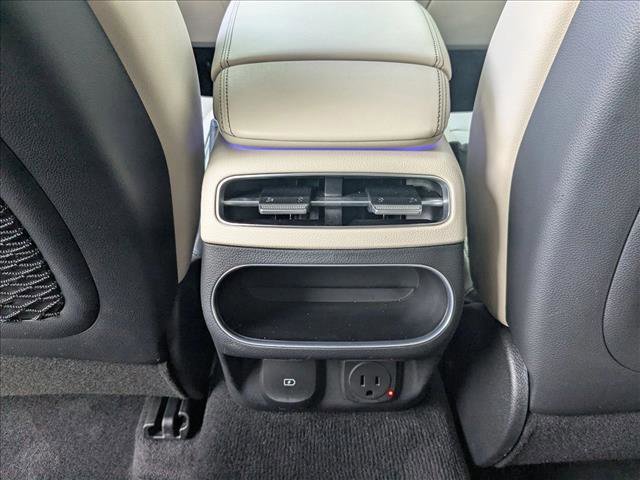 Used 2023 Genesis GV70 2.5T w/ Advanced Package image 19