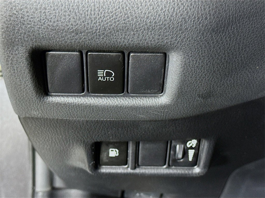 Certified 2019 Toyota C-HR LE image 18