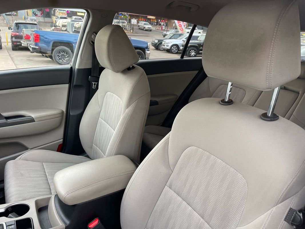 Used 2022 Kia Sportage LX image 12