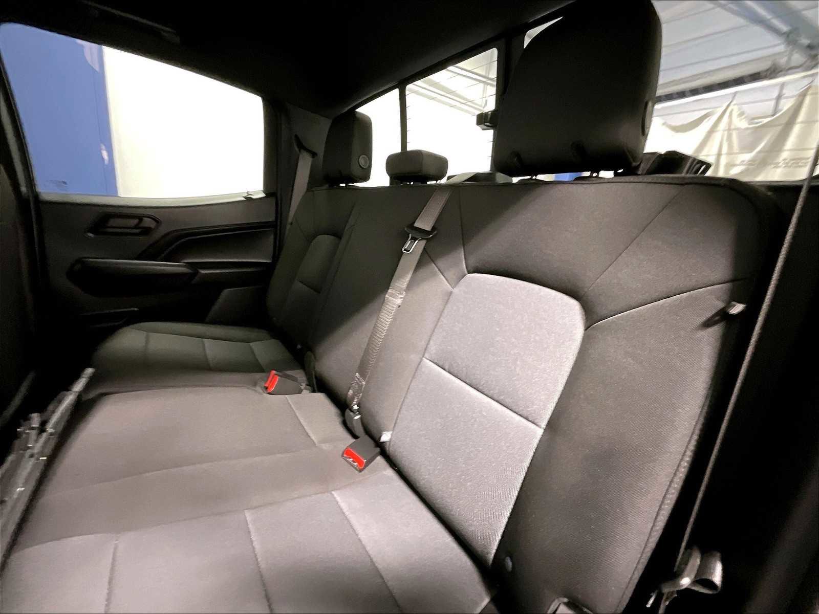 Used 2024 Chevrolet Colorado Trail Boss image 15