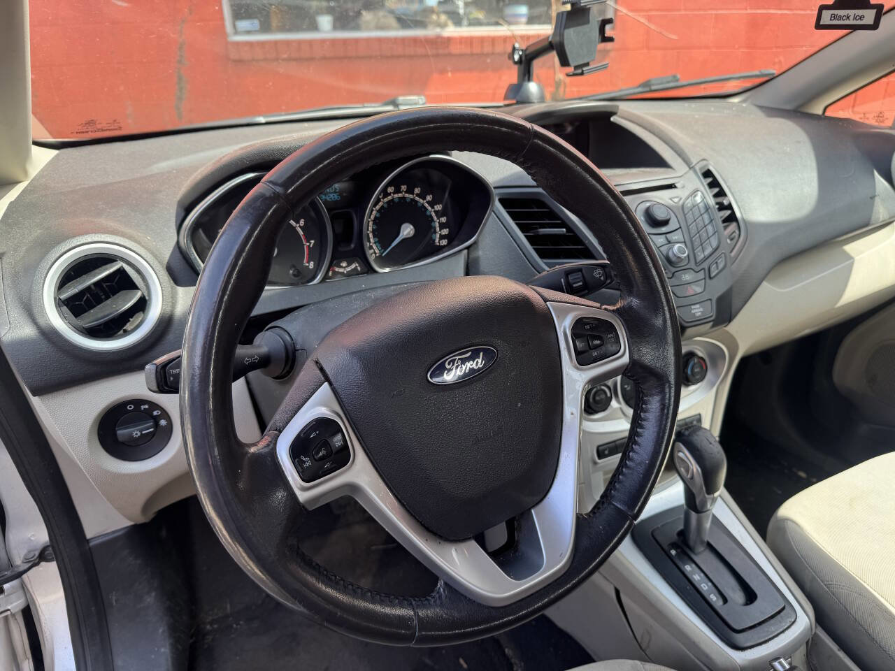 Used 2014 Ford Fiesta SE w/ Comfort Package FWD image 13