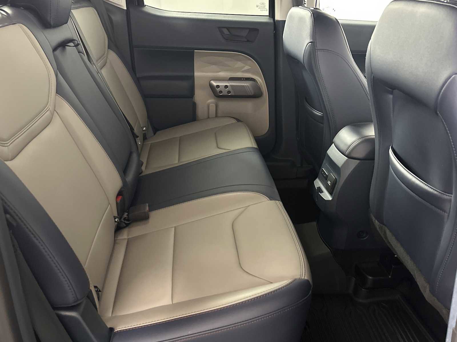 Used 2025 Ford Maverick Lariat image 17