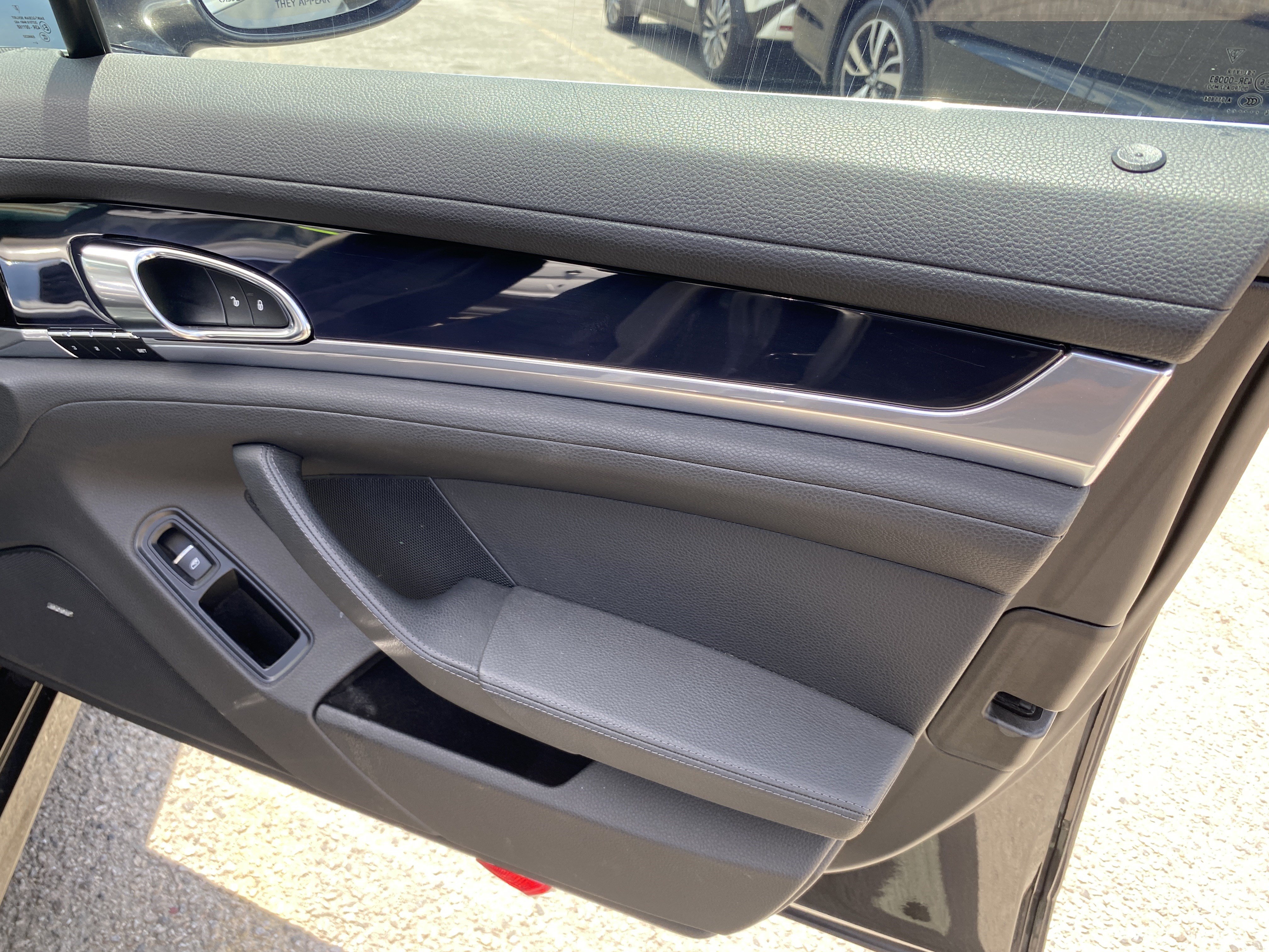 Used 2015 Porsche Panamera S RWD image 24