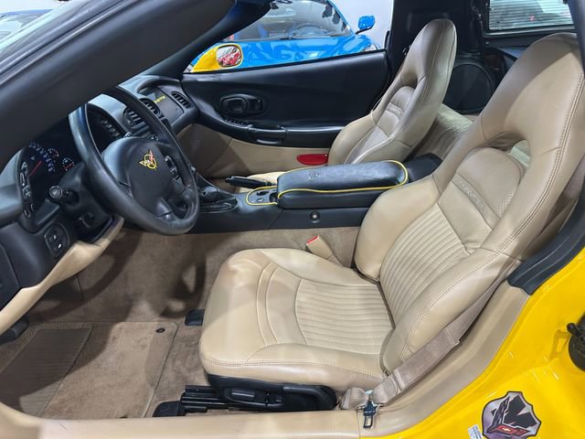 Used 2004 Chevrolet Corvette Coupe w/ Roof Package image 17