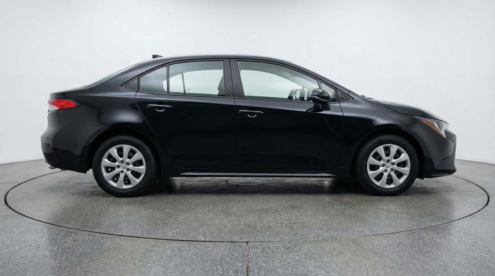 Used 2025 Toyota Corolla LE FWD image 11