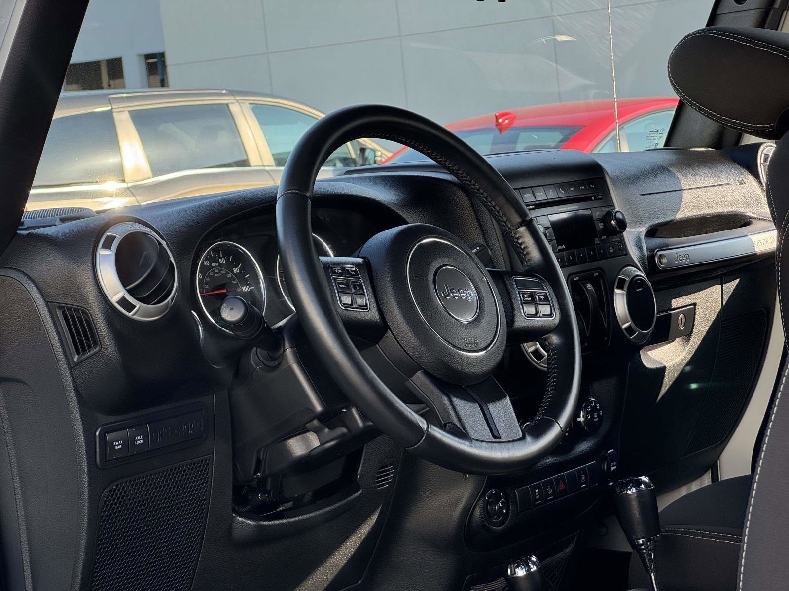 Used 2017 Jeep Wrangler Rubicon w/ Power Convenience Group image 6