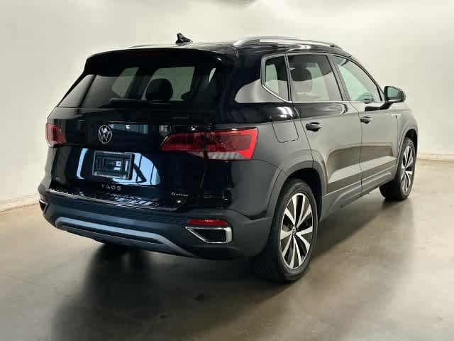 Used 2023 Volkswagen Taos SE w/ Panoramic Sunroof Package AWD/4WD image 32