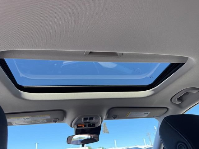 New 2026 Chevrolet Trax LT w/ Sunroof Package FWD image 6