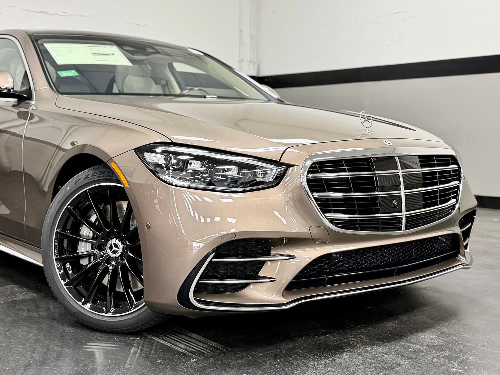 New 2026 Mercedes-Benz S 580e 4MATIC Sedan image 3