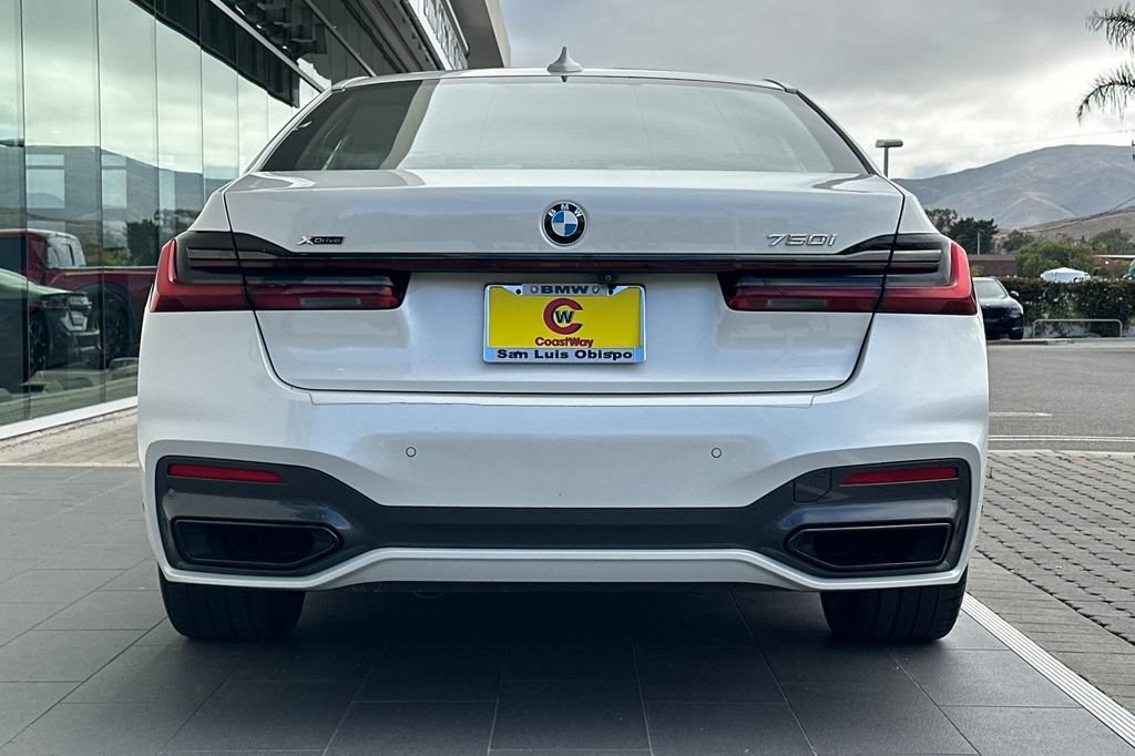 Used 2022 BMW 750i xDrive w/ Executive Package AWD/4WD image 4