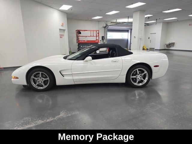 Used 2001 Chevrolet Corvette Convertible w/ Preferred Equipment Group2 RWD image 3