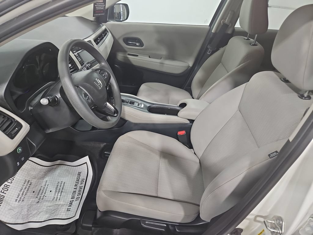Used 2017 Honda HR-V LX image 9