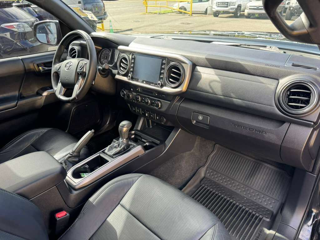 Used 2021 Toyota Tacoma Limited w/ Blackout Package (TMS) AWD/4WD image 14