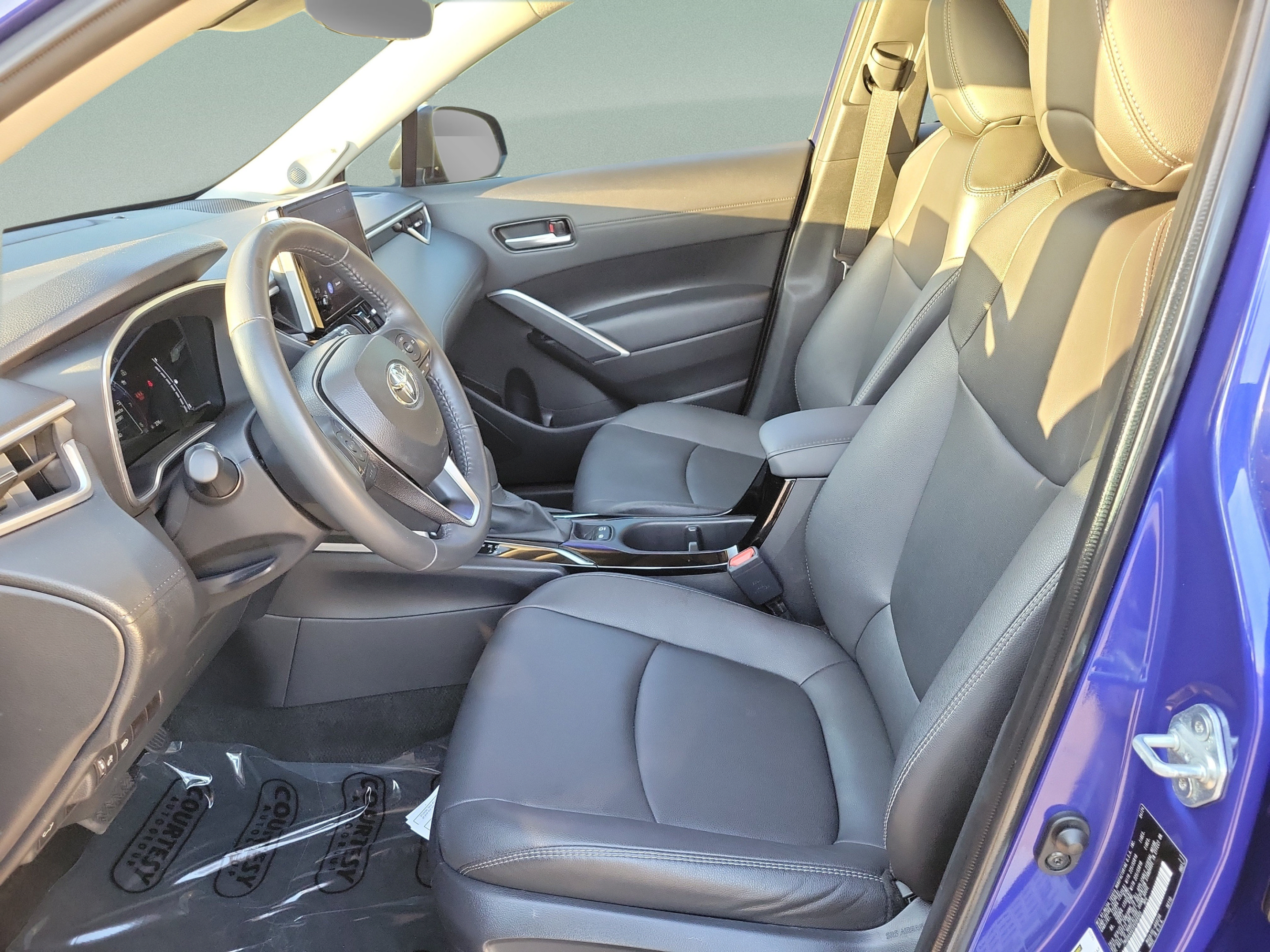 Used 2024 Toyota Corolla Cross XLE FWD image 16