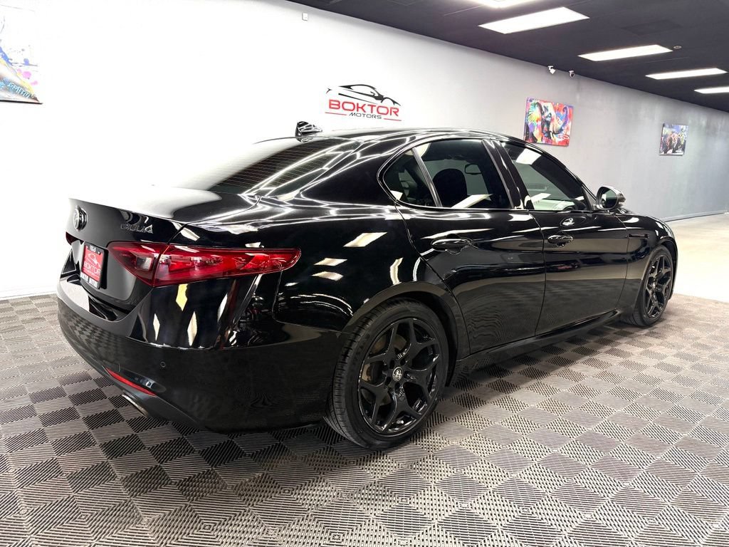 Used 2021 Alfa Romeo Giulia Sprint w/ Nero Edizione RWD image 15