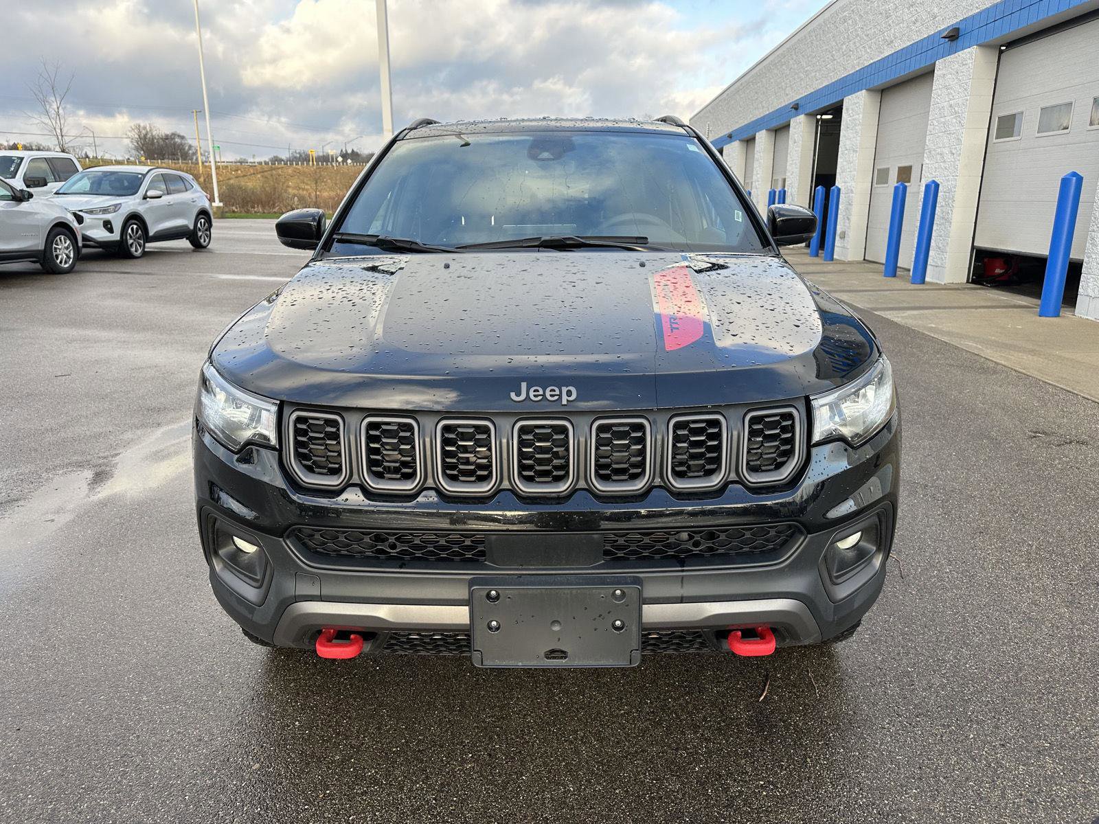 Used 2025 Jeep Compass Trailhawk AWD/4WD image 12