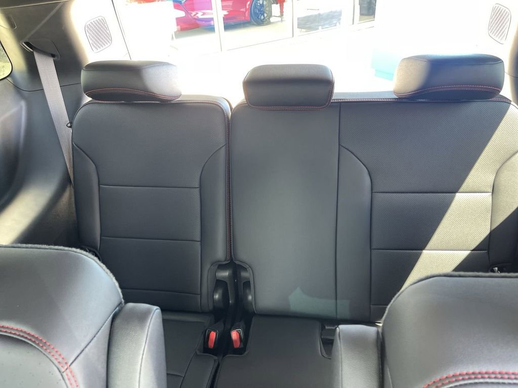 New 2026 Chevrolet Traverse RS w/ LPO, Floor Liner Package AWD/4WD image 24