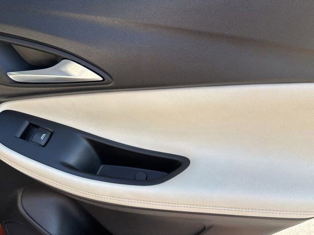 Used 2020 Buick Encore GX Essence FWD image 37