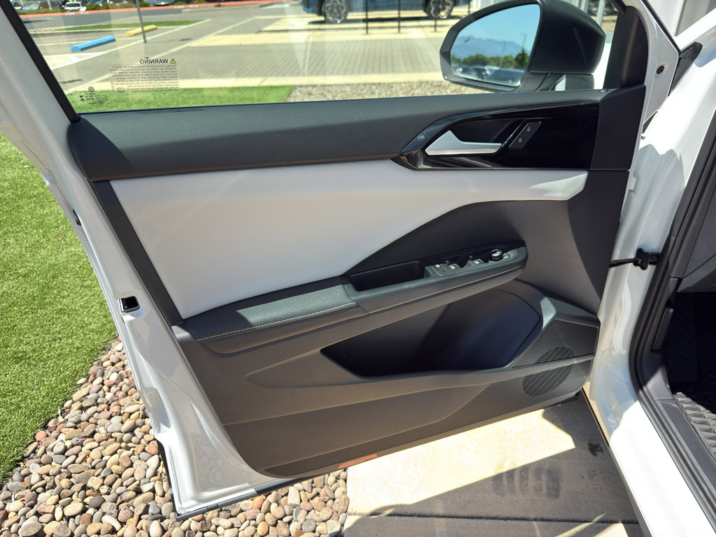 New 2025 Volkswagen Taos S image 9