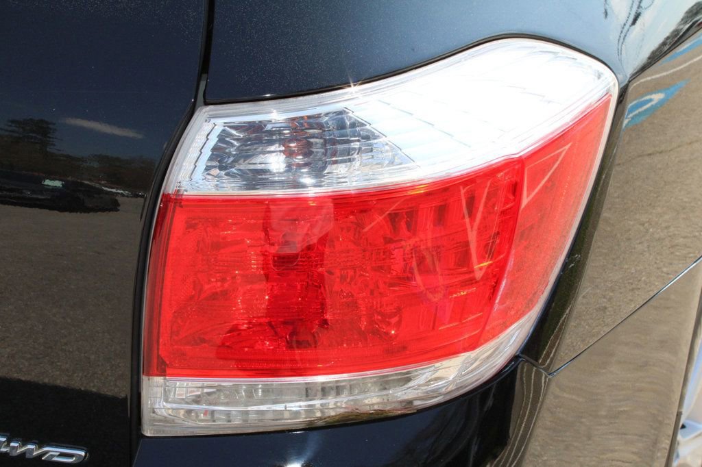 Used 2013 Toyota Highlander SE AWD/4WD image 11