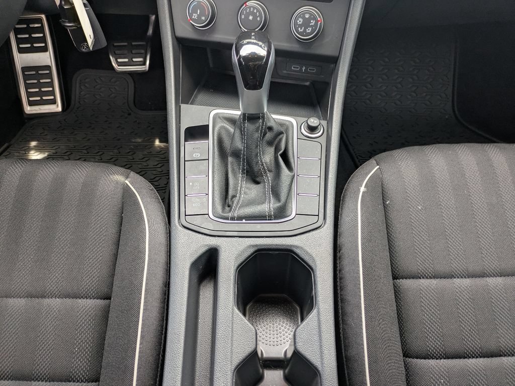 Used 2024 Volkswagen Jetta Sport FWD image 19