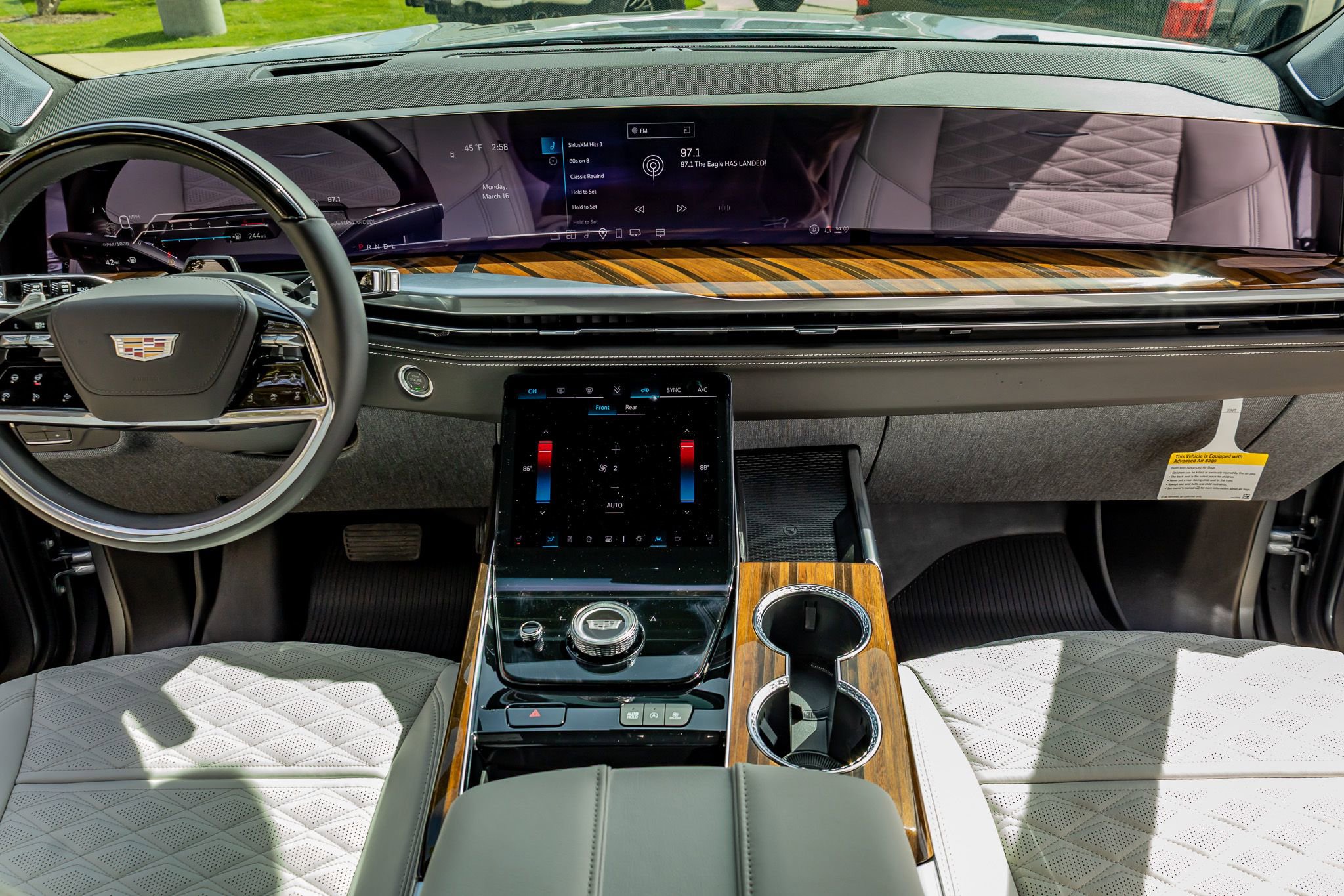 Used 2026 Cadillac Escalade Platinum Sport w/ LPO, ONYX Package image 24