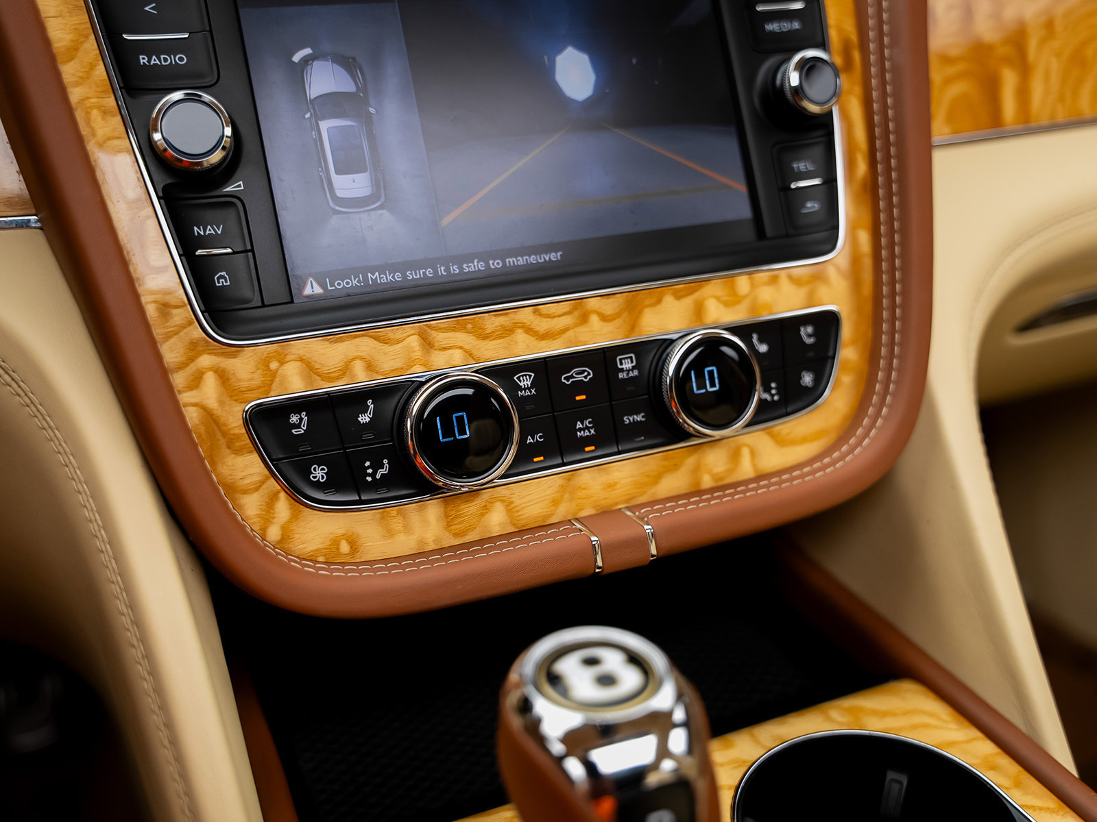 Used 2019 Bentley Bentayga AWD/4WD image 47