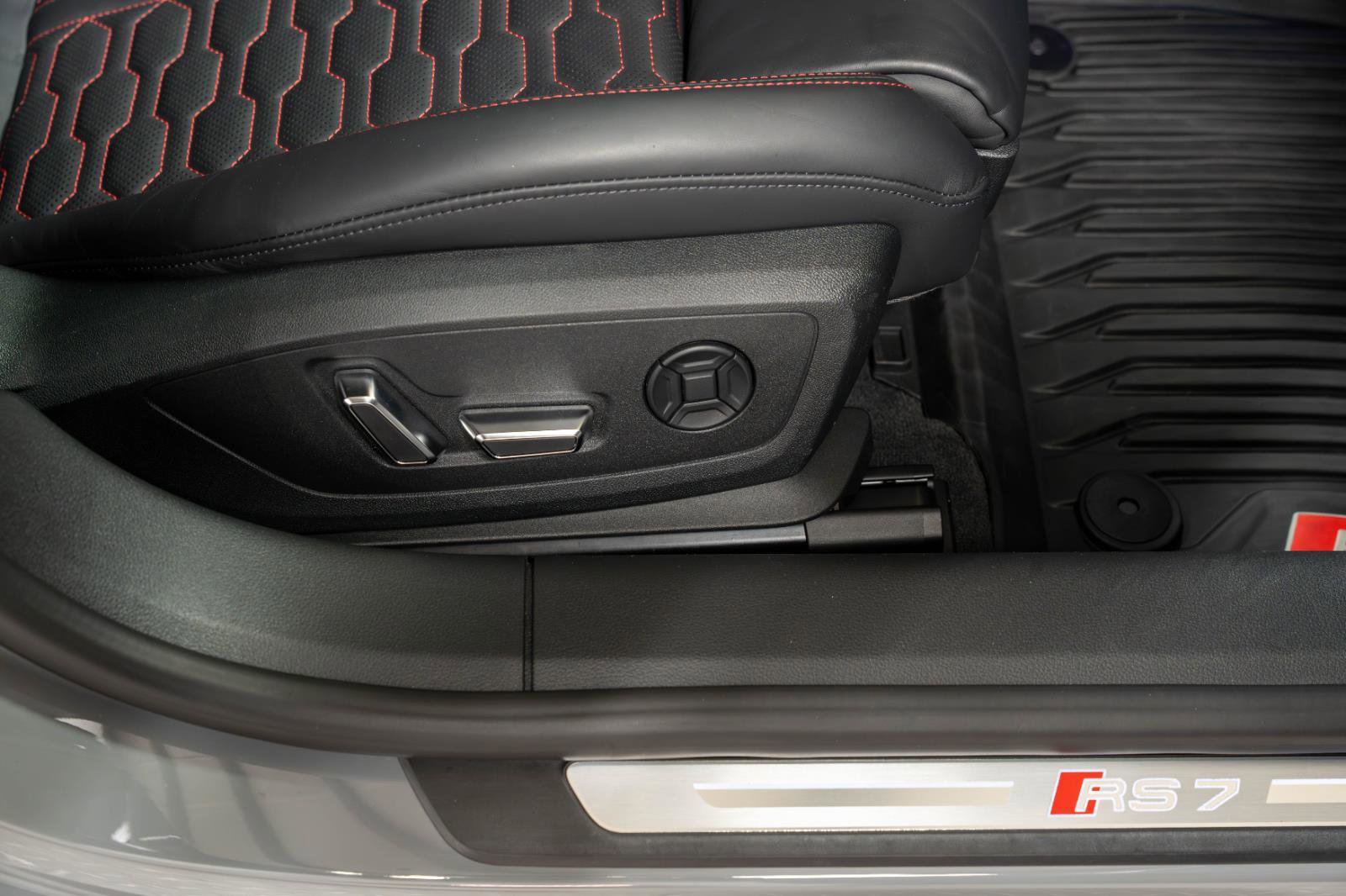 Used 2021 Audi RS 7 Sportback w/ Black Optic Package image 86
