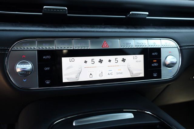 Used 2024 Genesis G90 3.5T image 17