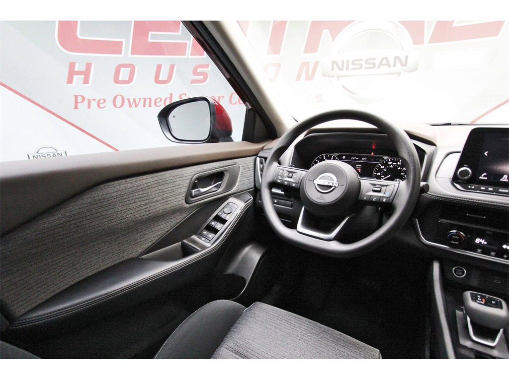 Used 2023 Nissan Rogue SV image 6