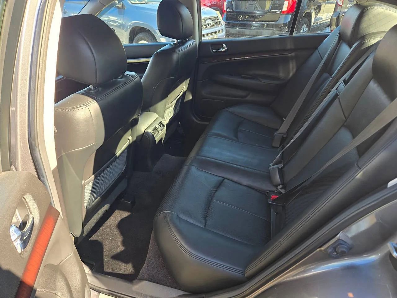 Used 2013 INFINITI G37 x Sedan w/ Premium Pkg AWD/4WD image 4