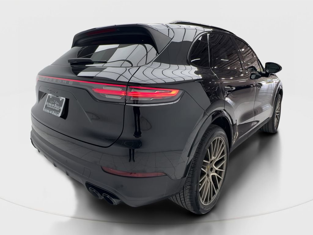 Used 2023 Porsche Cayenne Platinum Edition image 7
