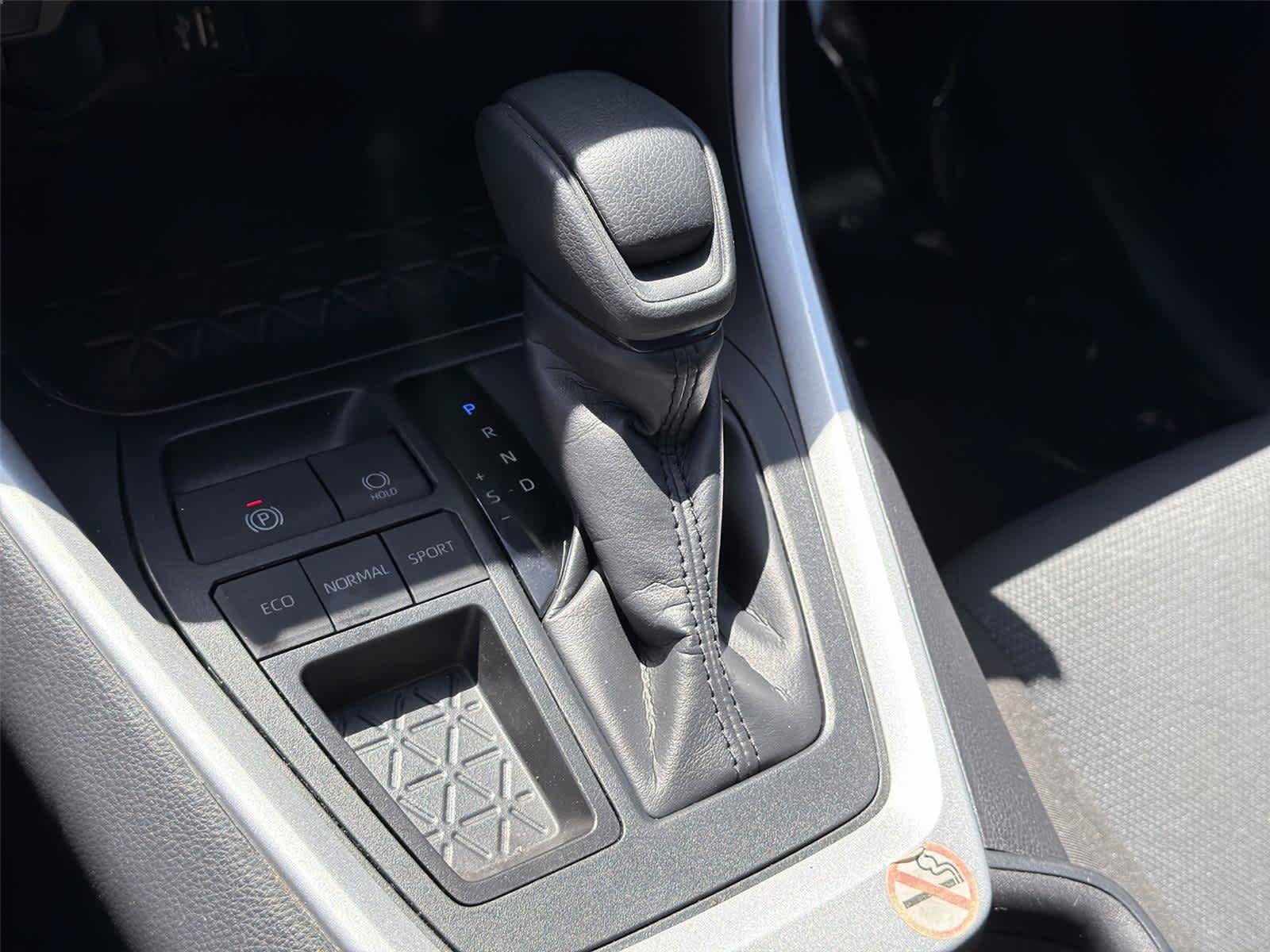 Used 2025 Toyota RAV4 XLE FWD image 19