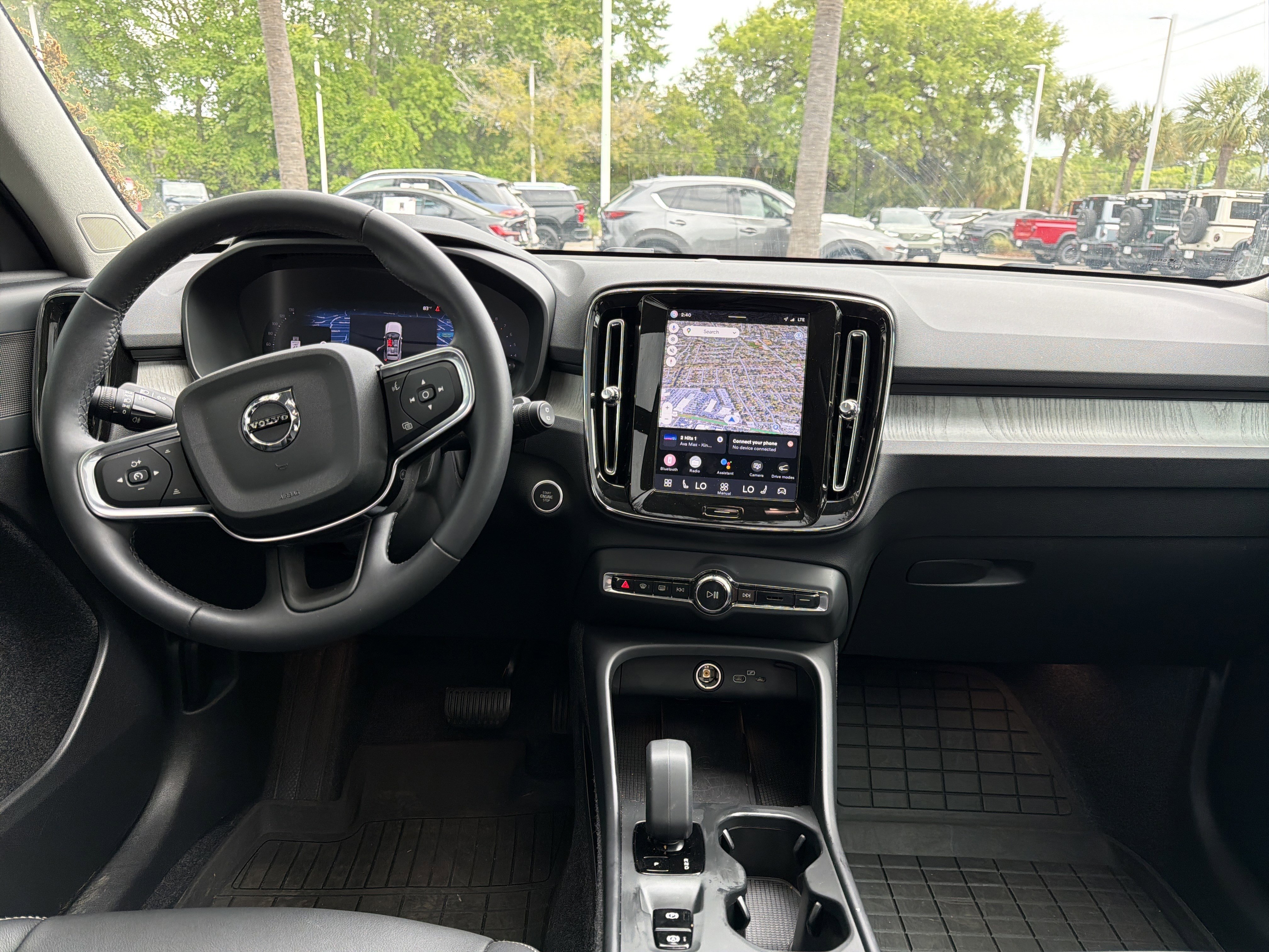 Certified 2025 Volvo XC40 B5 Core w/ Protection Package Premier image 30