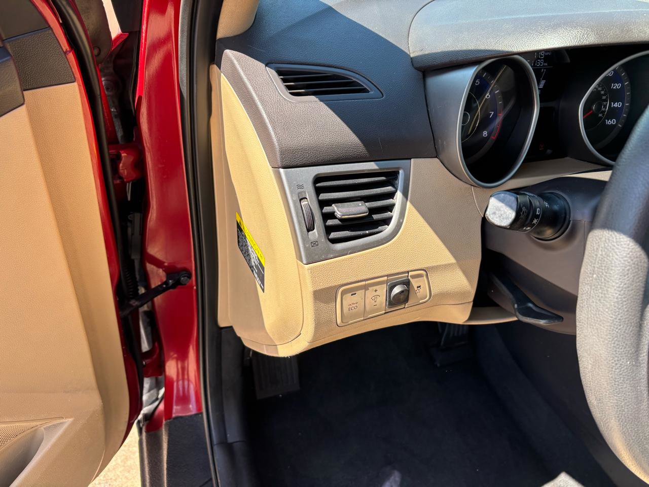 Used 2012 Hyundai Elantra GLS image 15