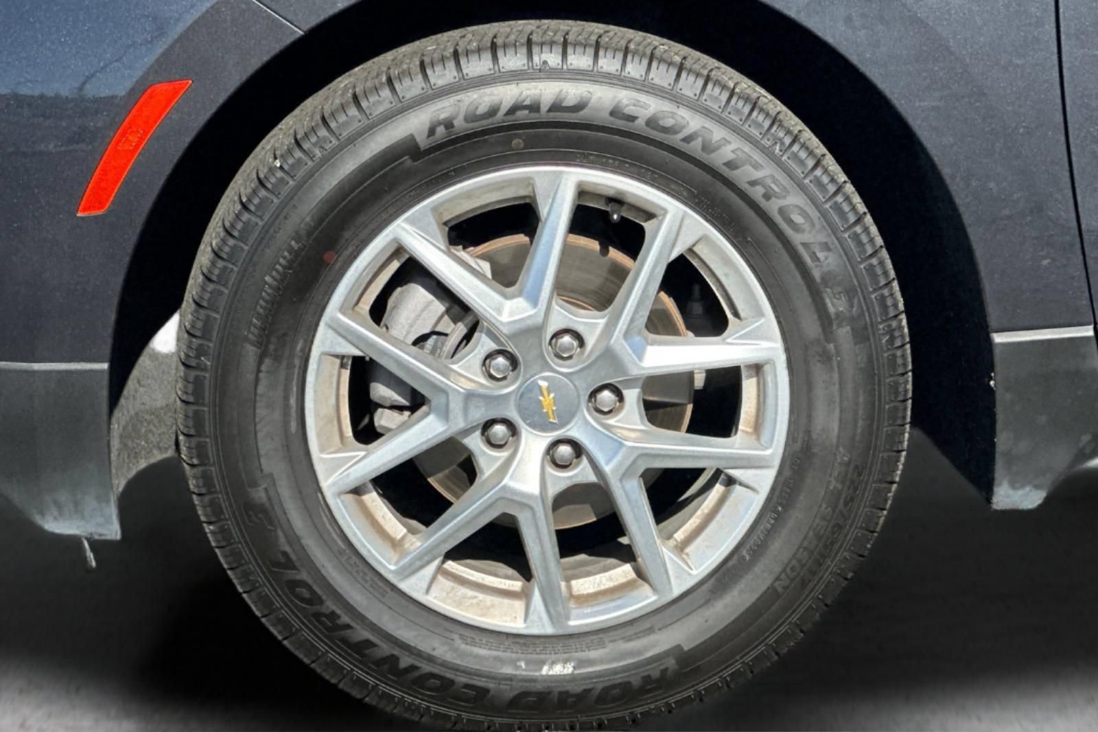 Used 2022 Chevrolet Equinox LT FWD image 24