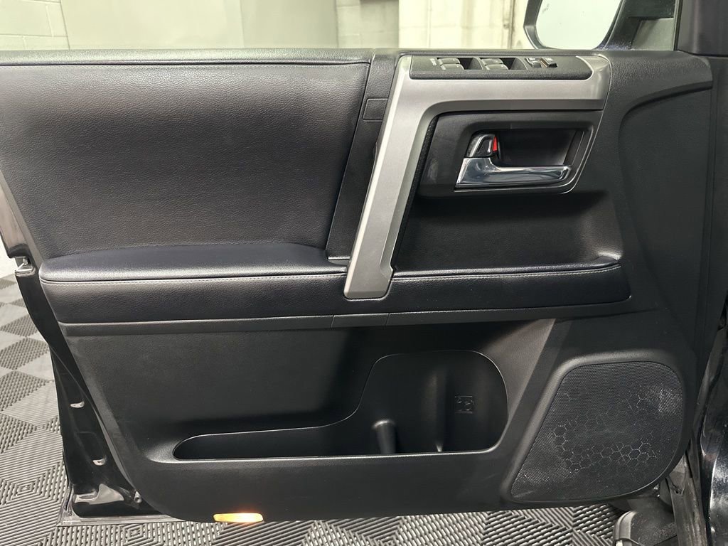Used 2022 Toyota 4Runner SR5 Premium w/ Moonroof Package AWD/4WD image 16