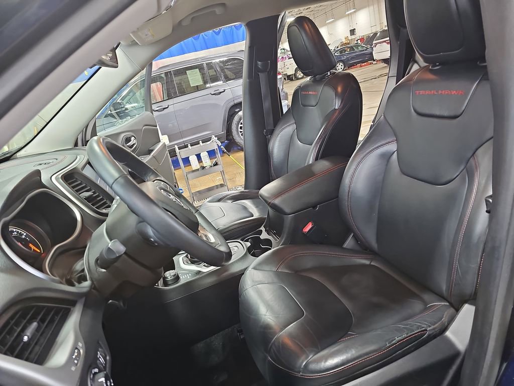 Used 2016 Jeep Cherokee Trailhawk w/ Leather Interior Group image 14