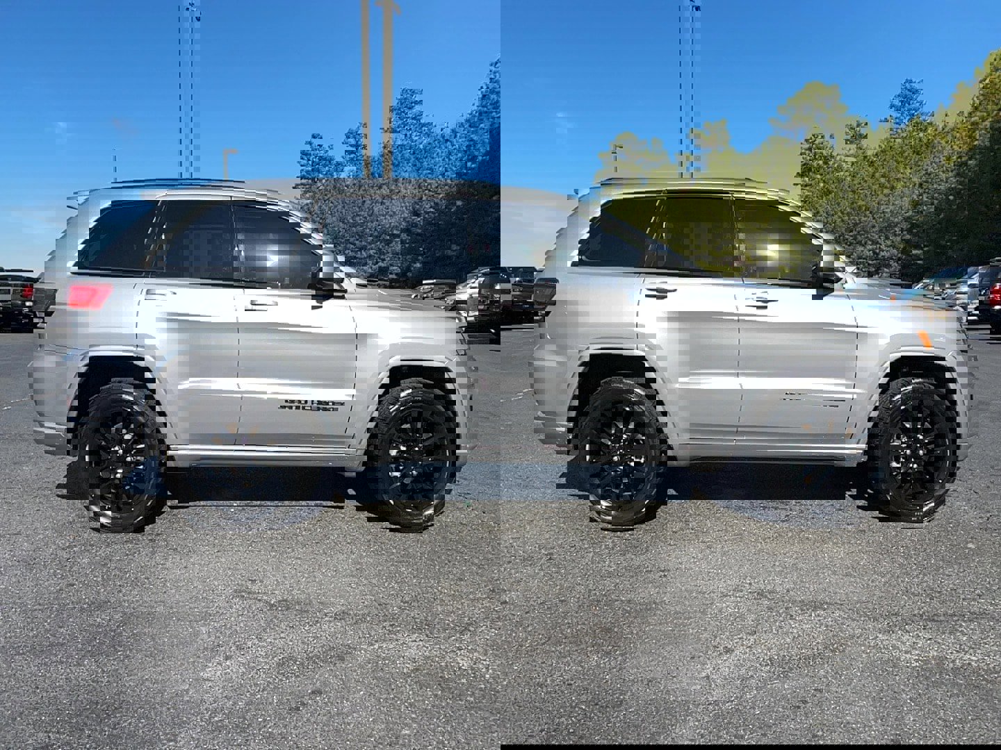 Used 2021 Jeep Grand Cherokee Laredo X image 4