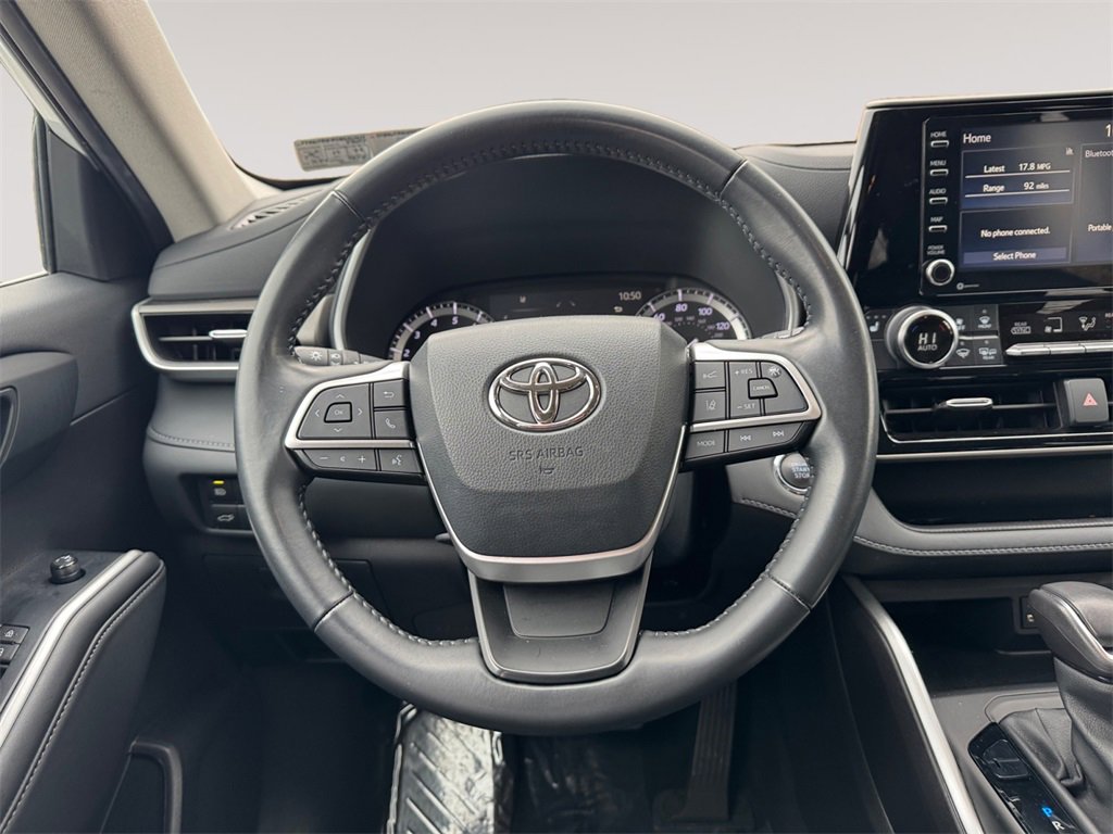 Used 2022 Toyota Highlander XLE image 12