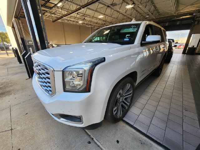 Used 2018 GMC Yukon Denali w/ Denali Ultimate Package AWD/4WD image 3