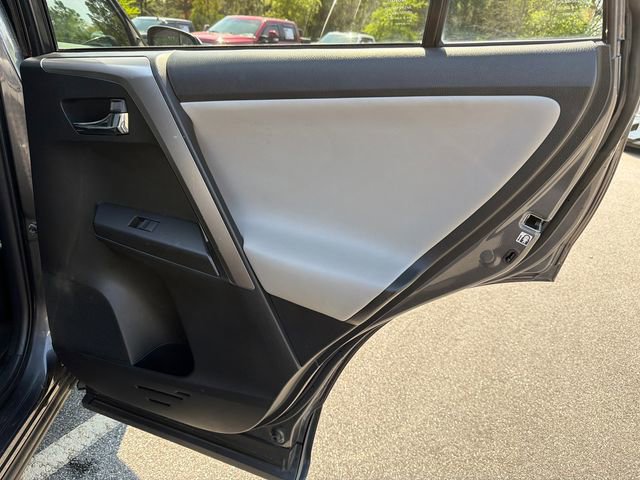Used 2016 Toyota RAV4 XLE FWD image 16