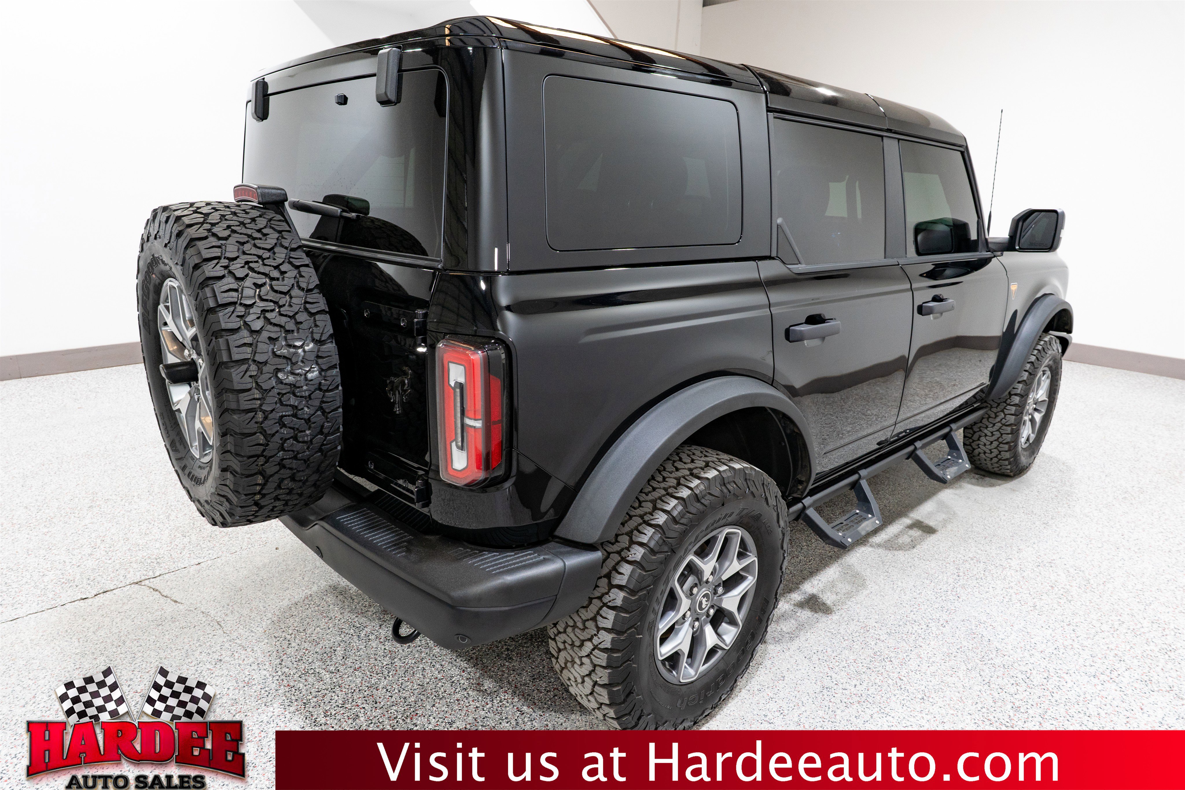 Used 2025 Ford Bronco Badlands image 5