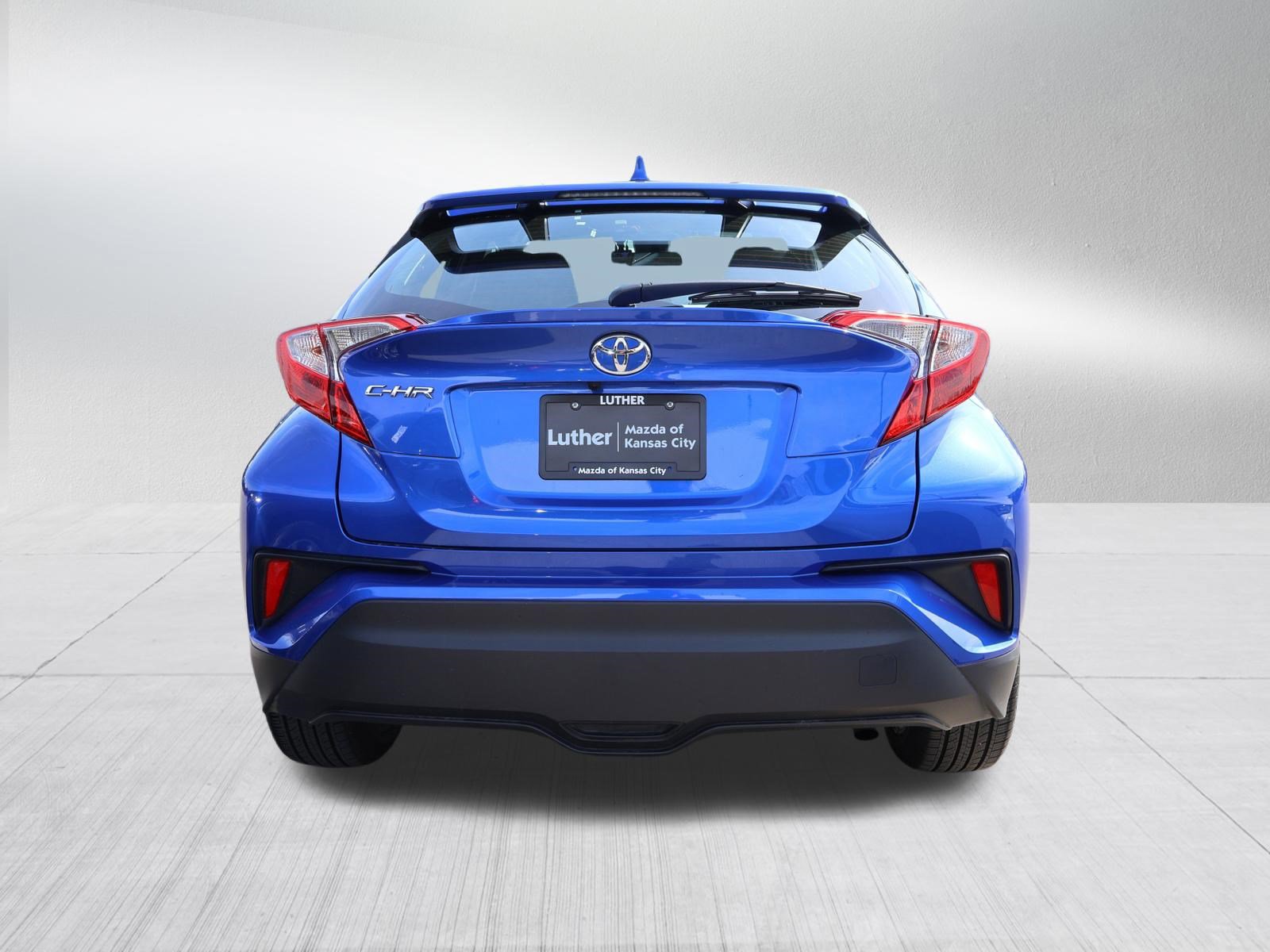 Used 2021 Toyota C-HR XLE image 6