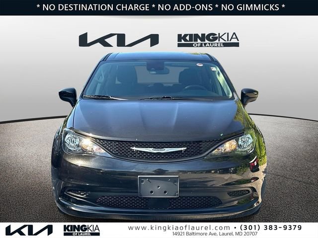 Used 2023 Chrysler Voyager LX FWD image 27